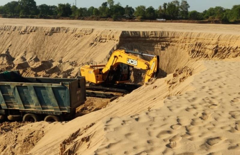 The issue of illegal sand mining and storage again echoed in the House, Minister Jaiswal said - "Strict action will be taken on sand mining, the contract will also be cancelled, Minister Shyambihari Jaiswal, BJP MLA Dharamjit Singh, Chhattisgarh, Assembly, Khabargali