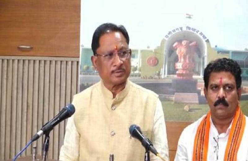 Aapka Achcha Gaon new scheme launched, there will be all-round development of Naxal affected areas, Chief Minister Sai's announcement, 14 new camps in Naxal affected areas will be implemented in villages within 5 km radius, Chief Minister Vishnu Dev Sai, Prime Minister's residence, primary school, Anganwadi Centre, Community Hall, Mahtari Sadan, Drinking Water, Chhattisgarh, Khabargali