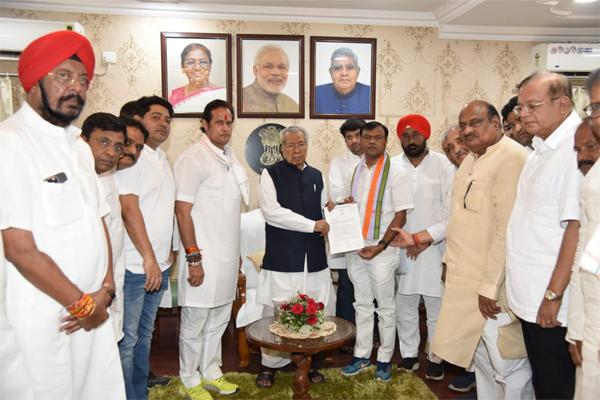 Congress submits memorandum to Governor for judicial inquiry by High Court judge into Koyalibera Naxal encounter, Chhattisgarh, Khabargali