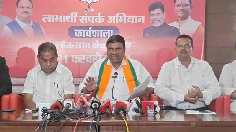 BJP will reach out to the public through 17 cells, BJP state general secretary Ramji Bharti, state media co-incharge Anurag Aggarwal, NGO cell coordinator Surendra Patni, economic cell coordinator Rajesh Aggarwal, law cell coordinator JP Chandravanshi, business cell coordinator Pradeep Singh, cultural cell coordinator. Rajesh Awasthi, Chhattisgarh, Khabargali