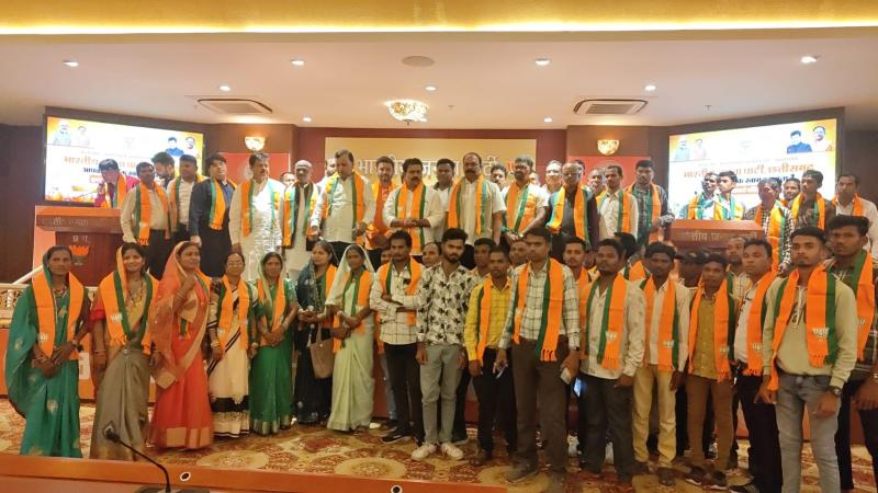 Members of all class welfare group including Korram, Kashyap, Netam took over BJP, Chhattisgarh, Khabargali