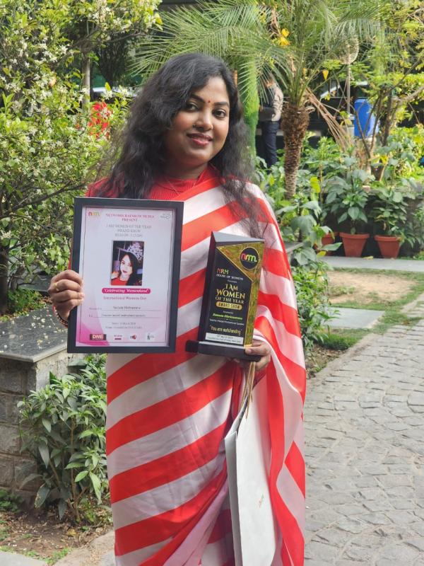 Chhattisgarh's Sonam Srivastava received Woman of the Year Award in Delhi, 50 women honored by giving awards on International Women's Day, Raipur, Chhattisgarh, Khabargali