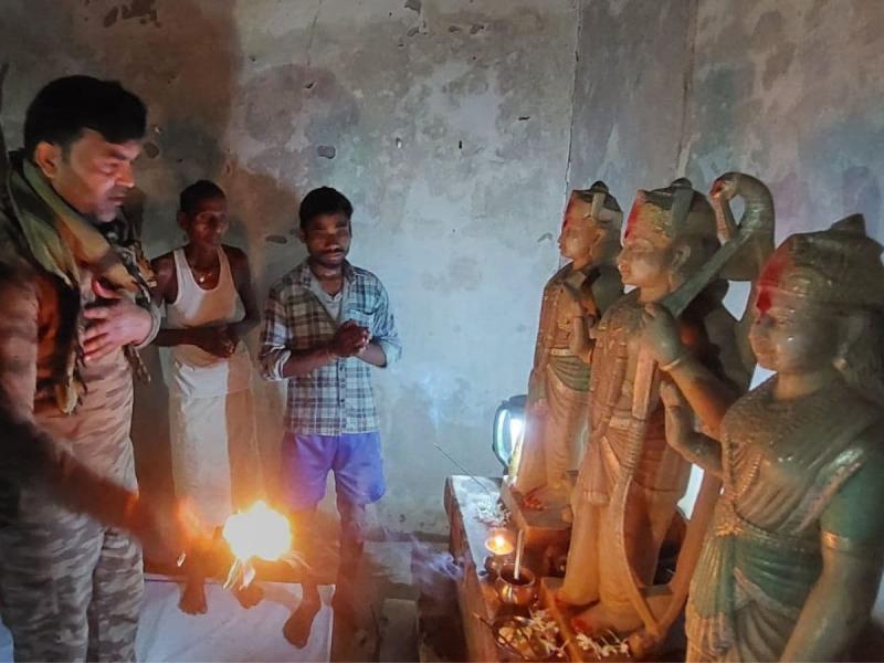 The doors of Shri Ram temple were closed for 21 years.. then a miracle happened, CRPF opened the Shri Ram temple which was closed by Naxalites, Keralapenda, Chhattisgarh, under Chintalnar police station area of Naxal-affected Sukma district, Khabargali