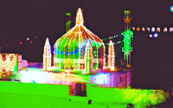 Urs Pak of Hazrat Syed Chand Shah Wali from 26 May, caretakers of the shrine Janab Sheikh Rahim, Sheikh Shamim and Sheikh Nizam, Raipur, Chhattisgarh, Khabargali