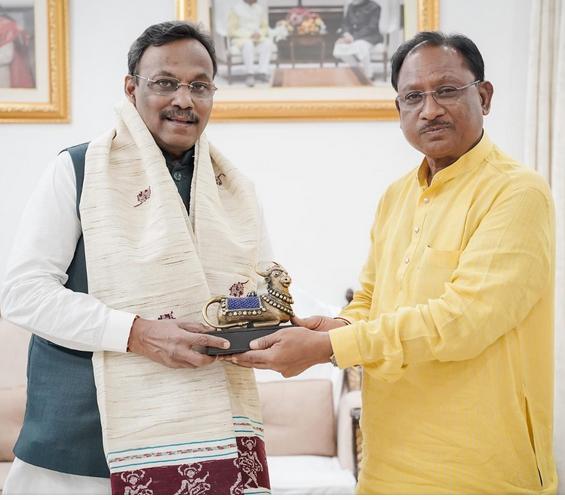 BJP National General Secretary Vinod Tawde met Chief Minister Vishnudev Sai, Chhattisgarh, Khabargali