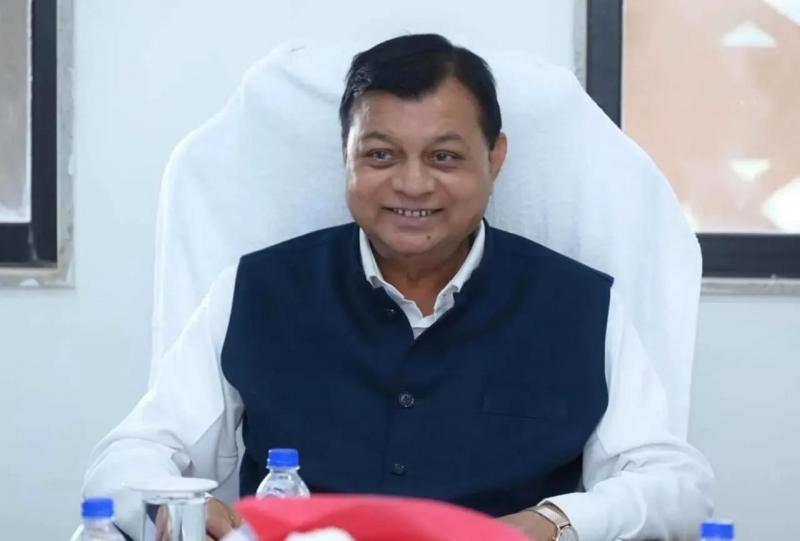 Industry Minister on mission mode, now seeking information of local and outsiders in industries across the state, Lakhan Lal Dewangan, Commerce, Industry and Labor Minister, Chhattisgarh Government, 95 industries did not come into production even after MoU, Minister sought report after comprehensive review of each MoU, Khabargali