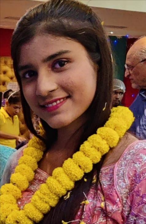 Samira scored good marks in 12th by staying away from mobile, Samira Siddiqui of Shri Balaji Vidya Mandir, father Mr. Imran Siddiqui, mother Mrs. Surayya Siddiqui, Chhattisgarh Secondary Education Board, Raipur, Chhattisgarh, Khabargali