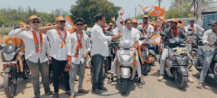 Former minister of Chhattisgarh government and senior BJP MLA Rajesh Munat campaigning for BJP in Puri, Odisha, Khabargali