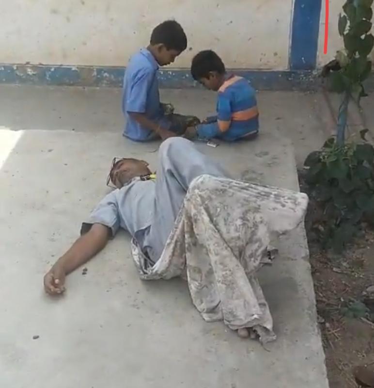 Alcoholic teacher: Headmaster lay down in front of the school drunk, suspended as soon as the video went viral...