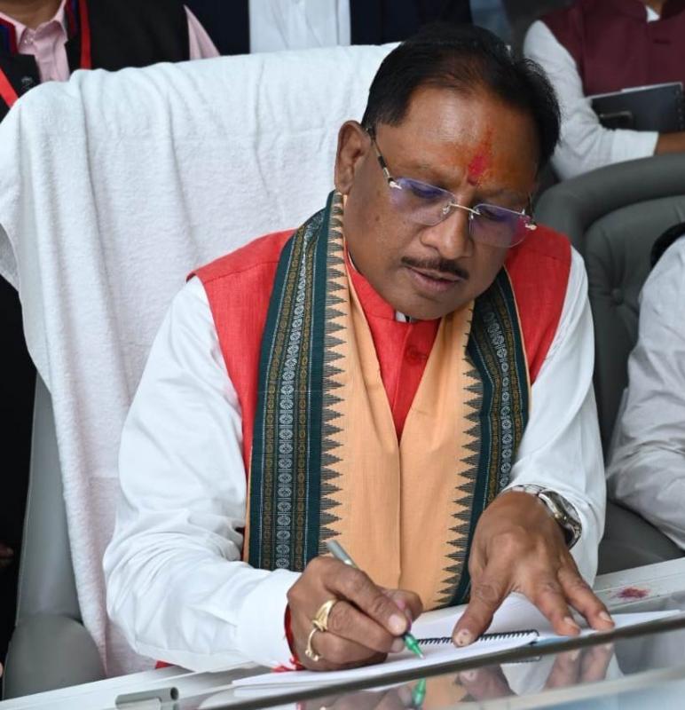Six months of Vishnu Dev Sai government, development has again picked up pace on the track of good governance, historic decisions have been taken for farmers, women and youth, Chhattisgarh, Khabargali