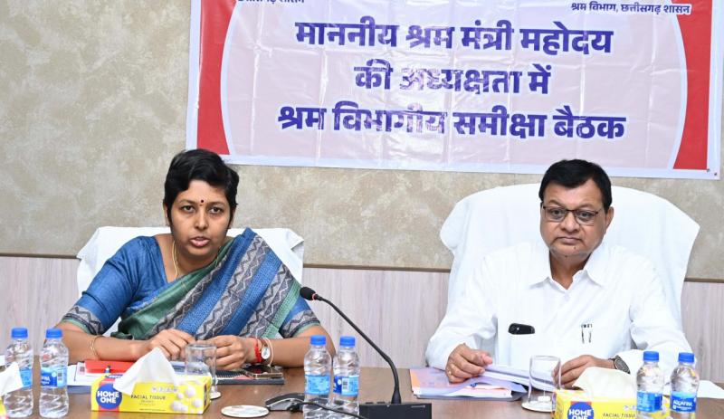 Labor Minister Shri Lakhan Lal Devangan has said that 100% of the workers of the state should get the benefit of the government schemes, Chhattisgarh, Khabargali