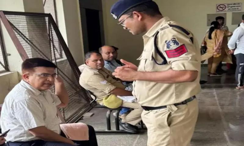Raipur Breaking: Former IAS Anil Tuteja sent to jail on 14 days judicial remand, Khabargali
