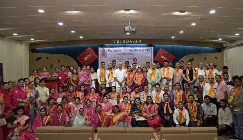 Oath taking ceremony of Vipra Foundation completed, many district presidents including state executive took oath, state president Kachru Prasad Sharma, president of women cell Deepali Sharma, zonal organization general secretary Pradyumna Saraswat, general secretary Rajababu Saraswat, state convener Mulkraj Sharma, Raipur district president Abhishek Sharma, Raipur, Chhattisgarh, Khabargali