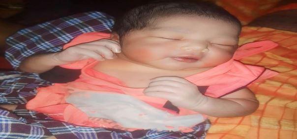  A 24-day-old newborn baby sleeping next to her mother went missing, the incident created panic among the family...  hindinews  latestnews cg bignews   crime news  khabargali   