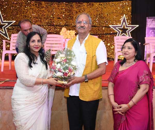 Munni Mahtari of Chhattisgarh gave the gift of breath to a 45-year-old woman from Pune on this International Organ Donation Day, the ninth organ donation took place in the state. 54-year-old woman of Ramkrishna Hospital, Mrs. Munni Gosai saved 5 lives, Raipur, Khabargali