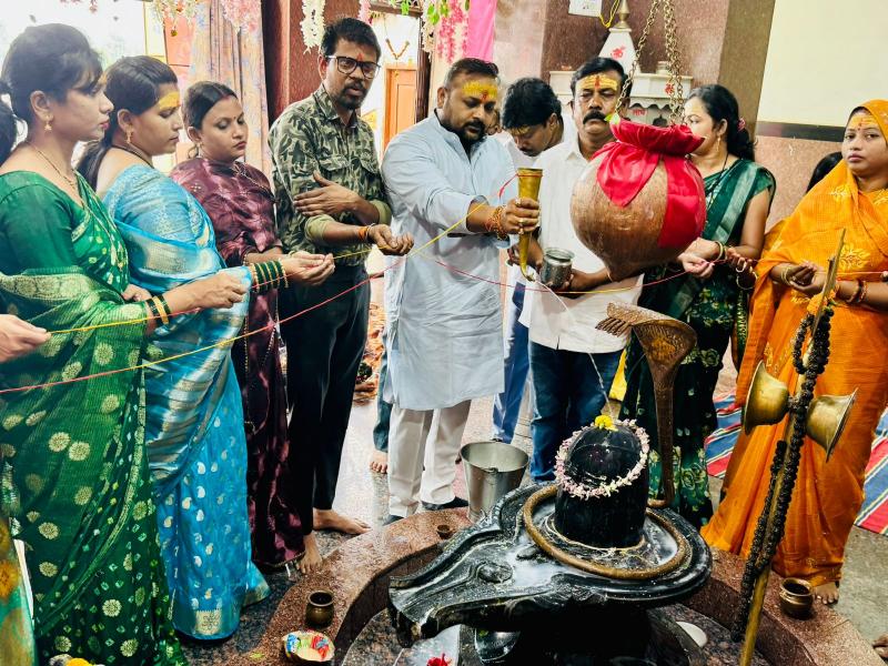 Sushil Sunny Agrawal, President of Padmashali Samaj Chhattisgarh Gopal Parsawar along with Padmashali Samaj Chhattisgarh participated in the Maharudrabhishek of Lord Shiva organized by Padmashali Samaj, Raipur, Chhattisgarh, Khabargali
