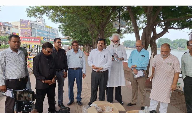There is a need for scientific awareness in the country: Dr. Dinesh Mishra, on the occasion of National Scientific Awareness Day, awareness program was organized at Telibandha Lake Marine Dive, IMA President Dr. Rakesh Gupta, Umashankar Ojha, Adhir, Jayshree Bhagwanani, Raipur, Chhattisgarh, Khabargali