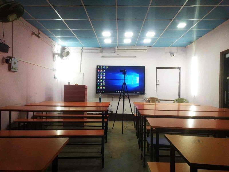 Administration on alert in Janjgir-Champa, coaching center was being operated in sealed basement...  hindinews cg news  bignews khabargali 