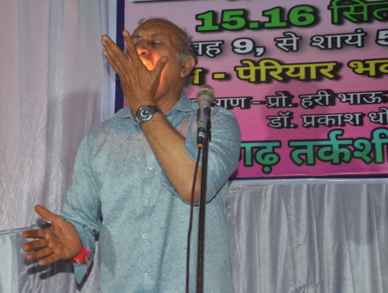 Workshop on scientific truth on miracles, Prof. Hari Bhau Pathode and Prof. Ravi Khanvilkar along with Dr. Pradeep Dhote guide, wrong beliefs, orthodoxy, witchcraft, putting hands on fire, eating fire, women getting possessed by ghosts, walking on fire, Raipur, Chhattisgarh, Khabargali