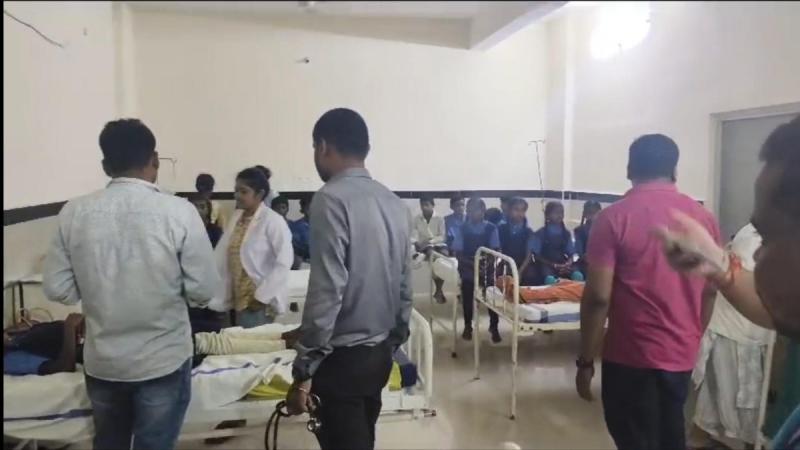Lizard in midday meal, two children fall ill... cg news hindinews khabargali