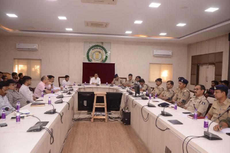 Meeting of Ganesh Utsav committees in Raipur, the pandal site will be monitored through CCTV, ADM gave strict instructions..  cg news raipurnews ganesh utsav 2024 latestnews khabargali 