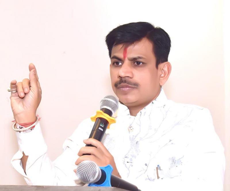 Under the Model Code of Conduct for Raipur South Assembly by-election, the government advertisements being run in LAD at the intersections of Raipur should be stopped immediately, Manoj Singh Thakur, Advocate, former member of Chhattisgarh Labor Welfare Board, Khabargali