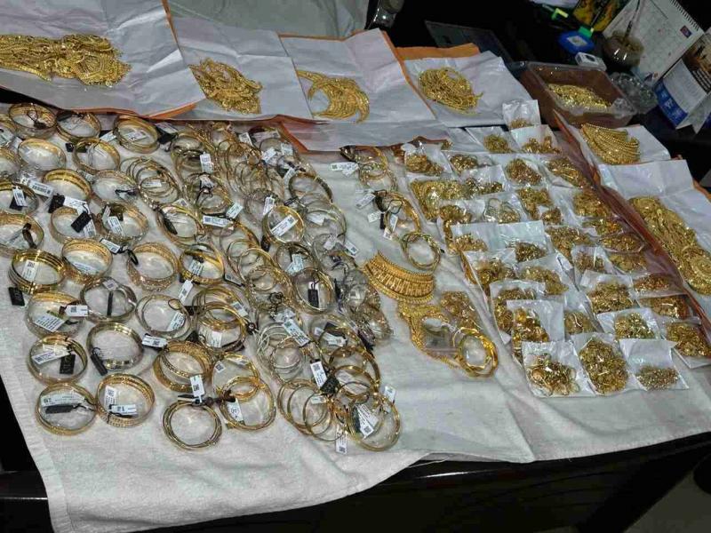 3 smugglers arrested with gold worth Rs 10 crore in Raipur bus stand...  cg news hindi news cg big news khabargali 