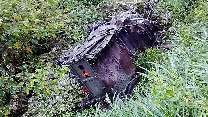 जवानों से भरी गाड़ी हुई दुर्घटनाग्रस्त, 5 जवान शहीद, 3 लापता, 10 की हालत गंभीर खबरगली Train full of soldiers meets with accident, 5 soldiers martyred, 3 missing, condition of 10 critical latest News hindi news big news khabargali