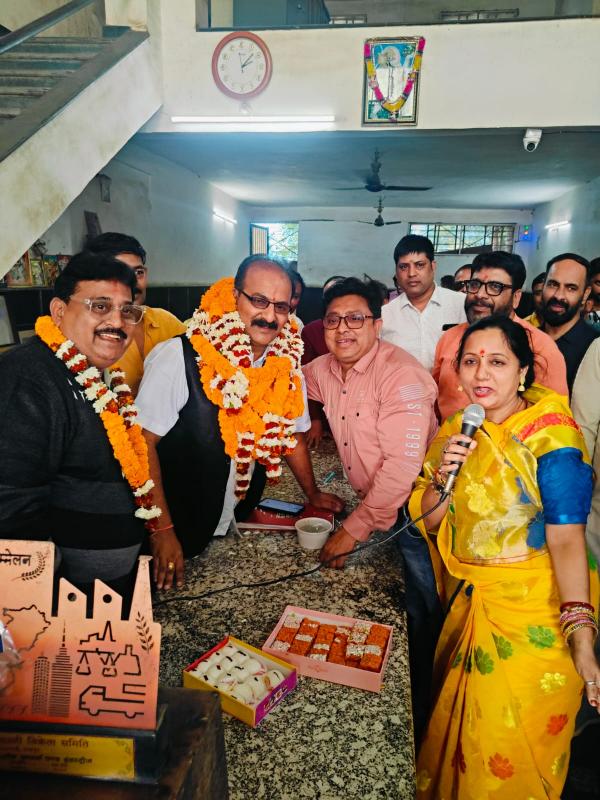 T. Srinivas Reddy became the chairman of the wholesale vegetable market for the fourth consecutive time, Raipur, Chhattisgarh, Khabargali