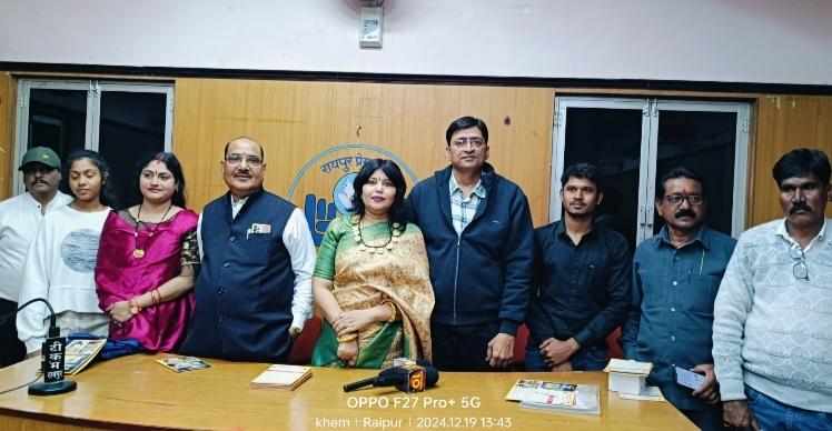 Chhattisgarh Film Folk Art and Mini Theatre Cooperative Society CFLMT was formed at the state level, founder and state president Mr. Amit Parganiha said that for the development of Chhattisgarh's folk artists, dialect and film, the first cooperative society at the national and Chhattisgarh level with its special objectives has been formed. This is a commendable step in improving the economic condition of more than 40000 folk artists of Chhattisgarh and development of films, Chhattisgarh, Khabargali