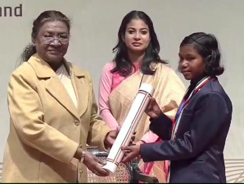 National Judo player Hembati Nag, daughter of Kondagaon, Chhattisgarh, received the Prime Minister's National Child Award, Khabargali