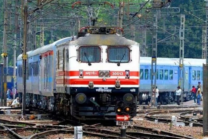 विशाखापट्टनम से गोरखपुर के बीच 4 कुंभ स्पेशल ट्रेनें चलेंगी, रायपुर के यात्री कर सकेंगे सफर खबरगली   4 Kumbh special trains will run between Visakhapatnam and Gorakhpur, passengers from Raipur will be able to travel cg news cg big news cg hindi news latest news khabargali
