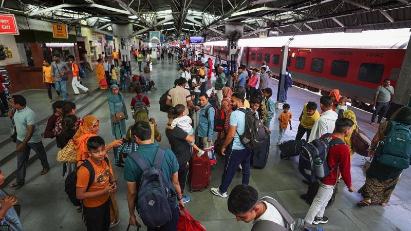 यात्रियों को एक बार फिर से होगी परेशानी, रेलवे ने रद्द की ये 9 ट्रेनें खबरगली Passengers will once again face trouble, Railways canceled these 9 trainscg news hindi news cg latest news cg big news khabargali