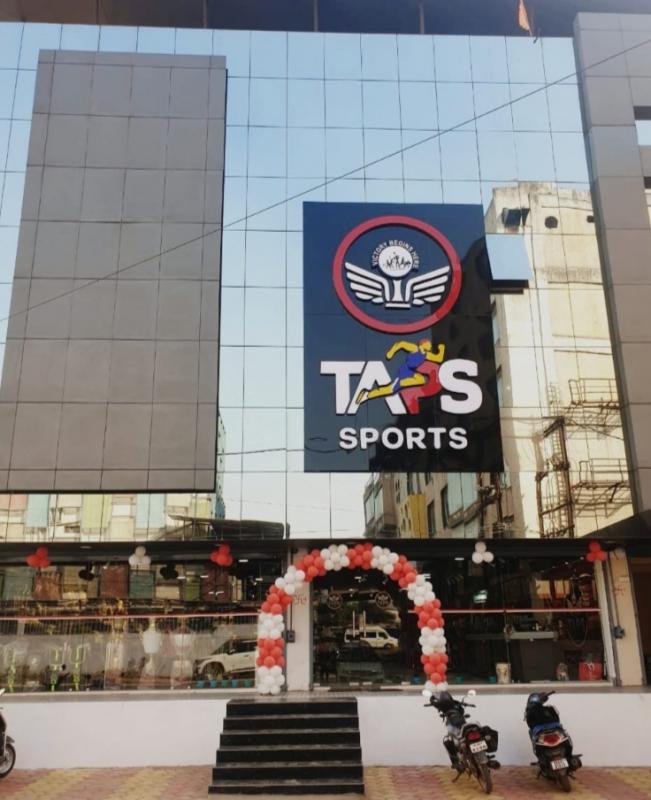 Inauguration of Chhattisgarh's largest and modern sports and fitness showroom 'Tapes Sports', near Chandramaurya Chowk, Bhilai, fitness equipment and top brands, announcement of special offers for customers, online shopping and home delivery facility, Khabargali