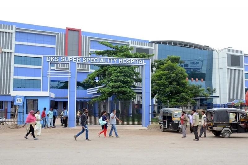 डीकेएस में डॉक्टरों के 25 पदों पर भर्ती स्थगित, अब इस तारीख को होगा इंटरव्यू खबरगली Recruitment for 25 posts of doctors in DKS postponed, now interview will be held on this date cg news cg big news cg latest news hindi news khabargali