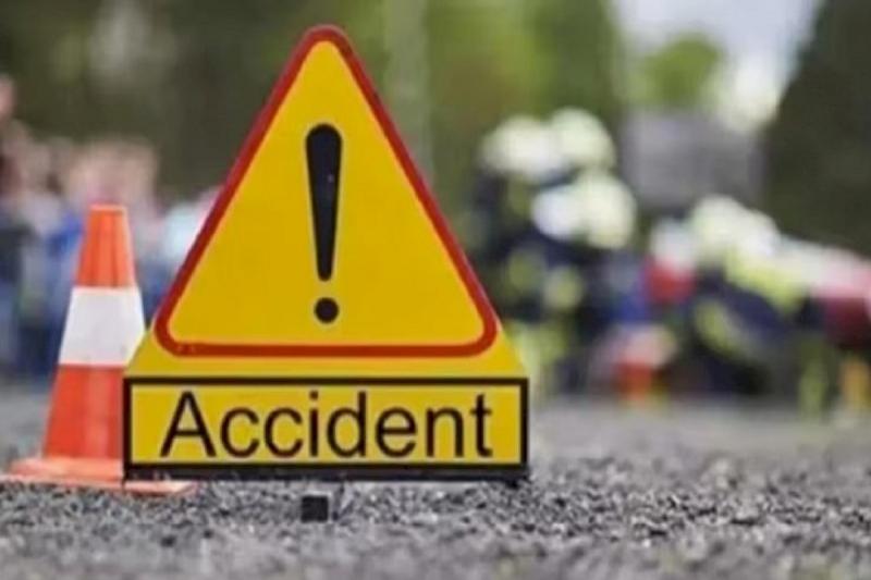 नए साल पर टूटा दुःख का पहाड़, दशगात्र कार्यक्रम में जा रही महिला की मौत खबरगली A mountain of sorrow fell on the new year, a woman going to the Dashagarh program died cg  news cg big news hindi news cg latest news cg big news khabargali