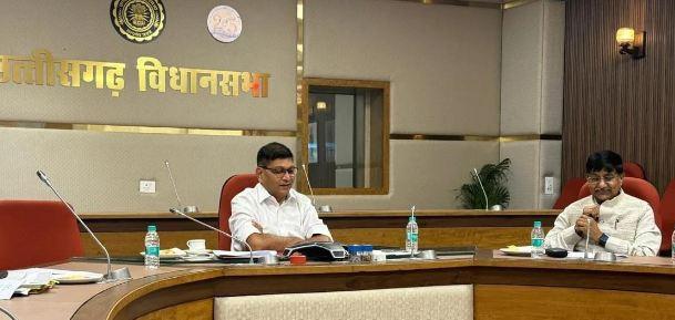 सड़क पर बर्थडे मनाना, भंडारा करना व पंडाल लगाने पर दर्ज हो सकती है FIR खबरगली FIR can be registered for celebrating birthday, holding bhandara and setting up pandals on the road.  cg news cg big news hindi news cg latest news cg latest news khabargali 