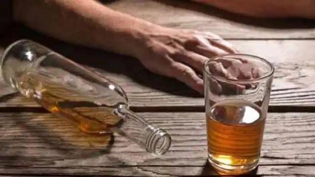 शराब पीने से 7 लोगों की मौत, 4 की हालत गंभीर खबरगली 7 people died due to drinking alcohol, condition of 4 is critical cg newsx hindi news cg big news latest news khabargali