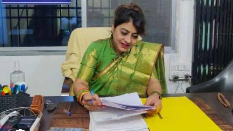 Fraud case registered against Mamta Sharma and husband Sanjay Sharma, Raipur, Khabargali