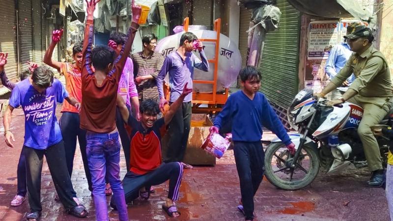 Violent incidents in many parts of the country on Holi, ASI killed in Bihar, idols of God broken in Nandigram, Bengal, internet-call service suspended after violent clashes in Birbhum, riots outside mosques in Punjab-Maharashtra, Khabargali