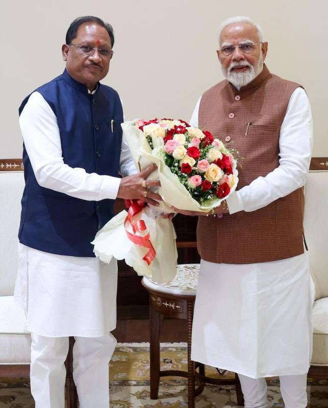 Chief Minister Vishnudev Sai handed over the roadmap for Bastar's development to the Prime Minister, Chief Minister Vishnudev Sai met Prime Minister Narendra Modi, development works and Naxal eradication were discussed Chief Minister shared the outline of the Prime Minister's proposed visit to Chhattisgarh on March 30 Investment increased in Chhattisgarh due to the new industrial policy, Chief Minister gave detailed information to the Prime Minister, Khabargali