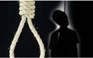 12वीं की परीक्षा ख़त्म समाप्त, घर लौटकर छात्र ने फांसी लगाकर की आत्महत्या खबरगली 12th class exams are over, student returns home and commits suicide by hanging himself cg news cg big news latest news khabargali 