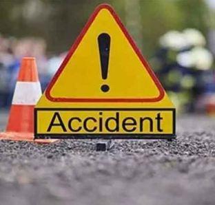  तेज रफ्तार पिकअप ने बाइक को मारी टक्कर, 3 युवकों की मौत खबरगली High speed pickup hit the bike, 3 youths died  cg news cg latest news cg big news accident news khabargali 