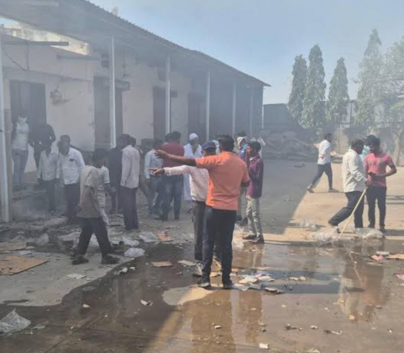 Fire broke out after explosion in a firecracker factory, 21 workers died latest News hindi News khabargali