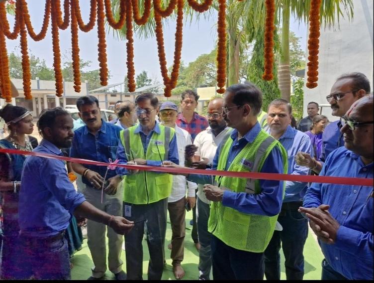 Adani Foundation inaugurates newly built sports complex in Raigarh, sports training will be provided to rural sports talents and 50 girls from 17 villages are taking training, Chhattisgarh, Khabargali