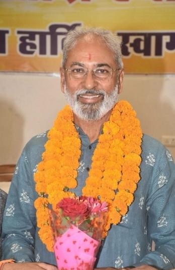Kirti Vyas, Mukesh Purohit, Jayant Joshi, Rakesh Joshi, Manish Pandya, Lokesh Vyas, Kaushik Vyas, Neeraj Purohit, Lalit Rawal and Dharmendra Pandya became presidents of Gujarati Brahm Samaj for the third time, Raipur, Chhattisgarh, Khabargali