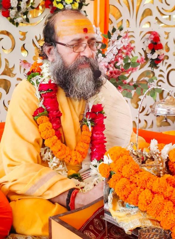 We should withdraw our hands from excessive talkativeness and oppressive tactics: Acharya Jhamman Shastri said - Learn to love nature from Lord Krishna, if Bhagwat and Shri Ram Katha are held throughout the year, then Sanatan Dharma will also prosper, Shrimad Bhagwat Katha organised at Agroha Colony Vishnumangalam, Raipur, Chhattisgarh, Khabargali