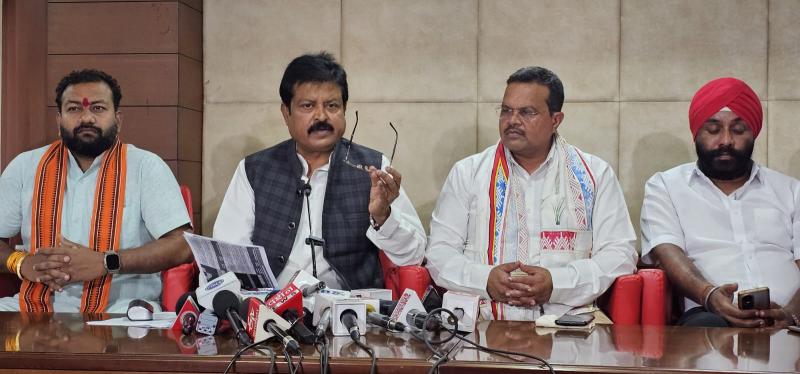 Congress' demonstration was a movement of organized gang of criminals against crime, BJP's State General Secretary and State Civil Supplies Corporation's Chairman Sanjay Shrivastava, BJP State Media Co-incharge Anurag Agrawal, BJP SC Morcha's State President Naveen Markandey, Minority Commission's Chairman Amarjeet Chhabra, State Spokesperson Amit Sahu, Sunil Chaudhary and media panelist Nishikant Pandey, Raipur, Chhattisgarh, Khabargali