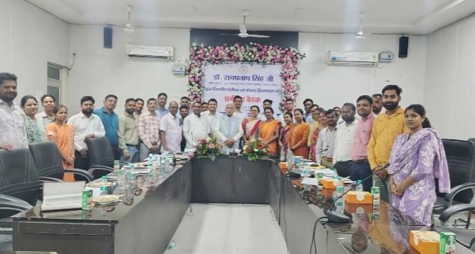 Dr. Ram Pratap Singh said that every worker should get benefits, Chhattisgarh Building and Other Construction Workers Welfare Board, Raipur, Chhattisgarh, Khabargali