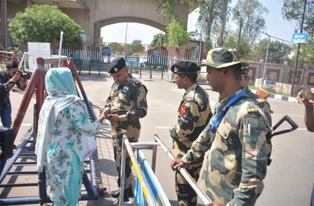 104 Pakistanis were forced to return before their visas expired, 29 Indians also came, Attari border, Khabargali